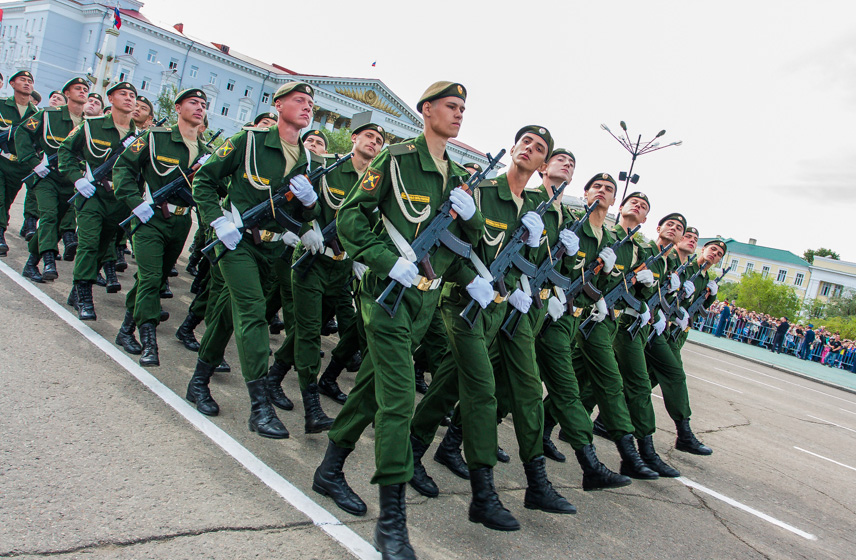 Войска расположенные. Чита армия. Город Чита армия. Офицеры маршируют. Чита Сухопутные войска.