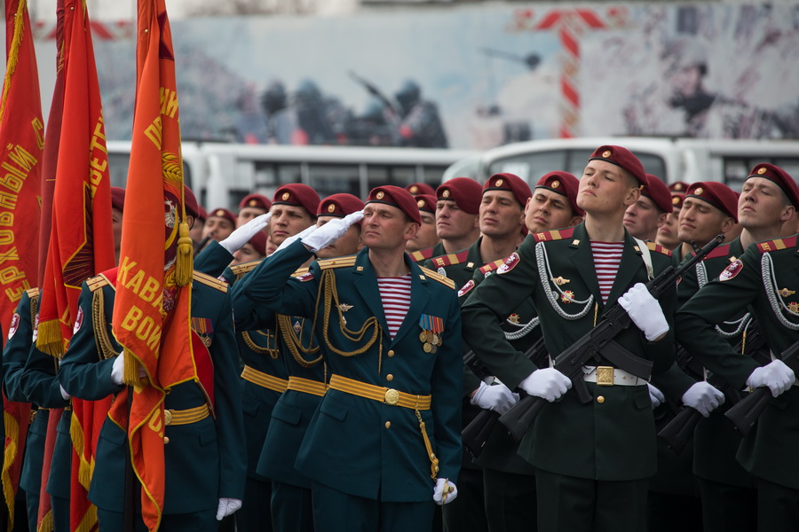 Внутренняя оборона. Внутренние войска на параде. Парад ВВ. ВВ на параде Победы. ОДОН парадная форма.