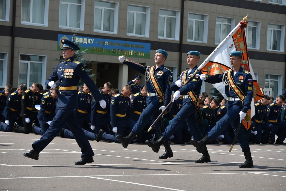 Рязанское высшее воздушно десантное командное училище фото